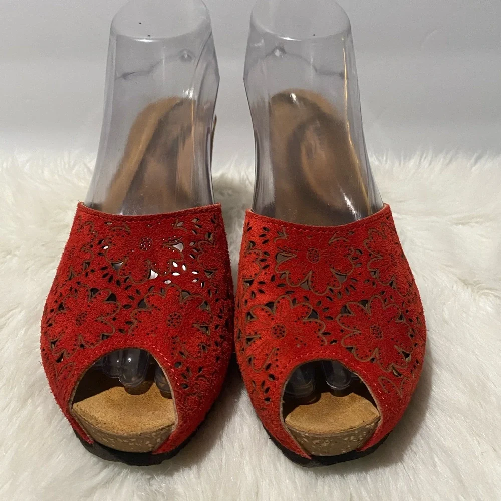 Spring Step Heels - Picture 2 of 6